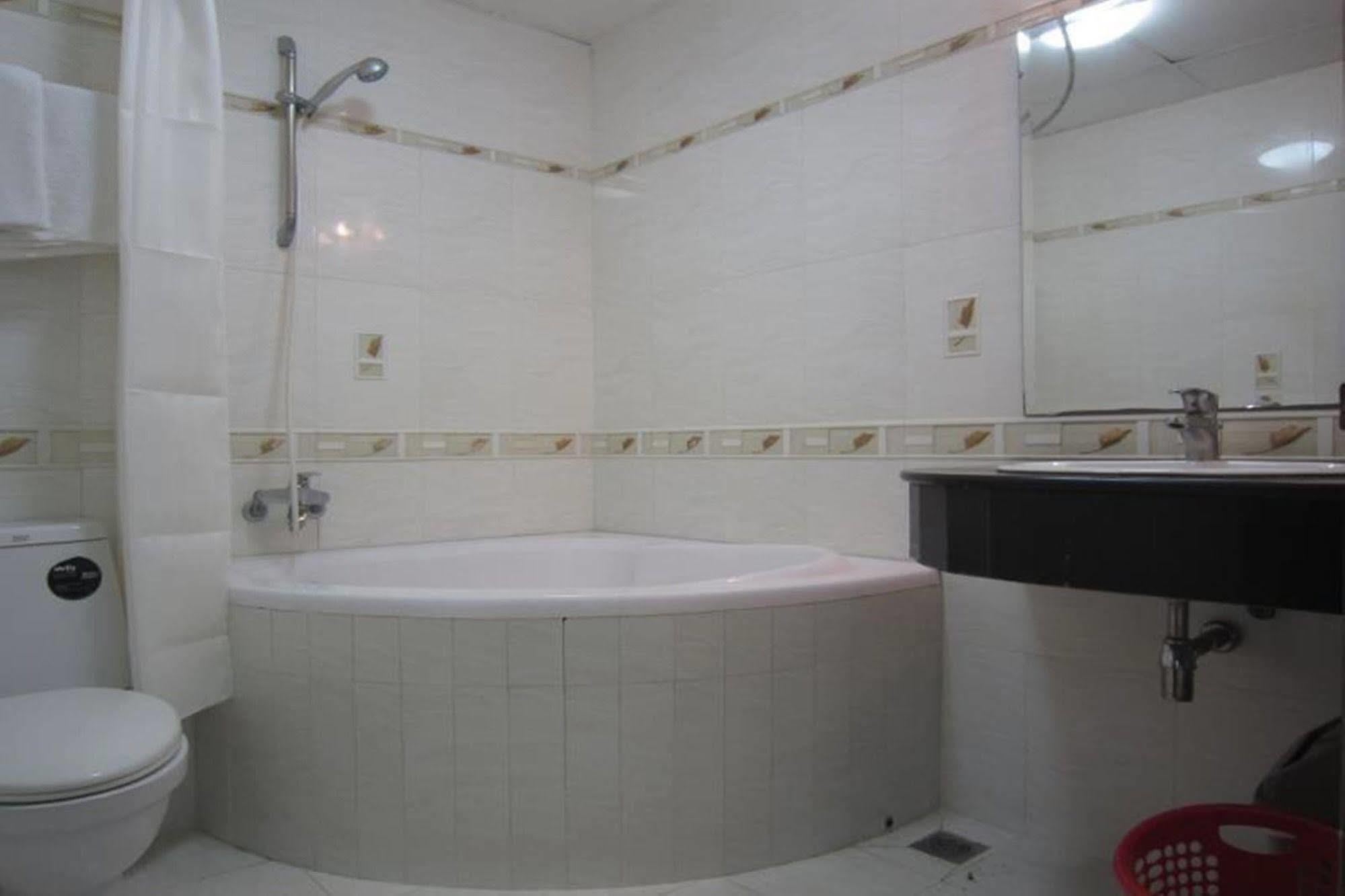 Quy Thanh Hotel 胡志明市 外观 照片